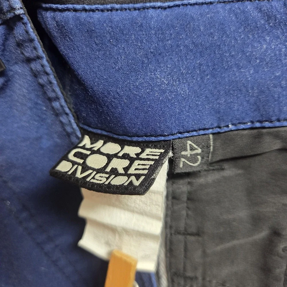 More Core Division MCD Board Shorts Mens 34 10